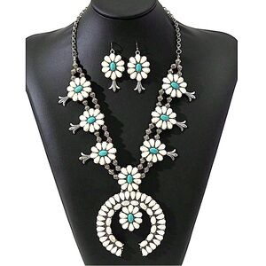 Boho Squash Blossom Turquoise Necklace, Navajo Necklace ,Squash Vintage